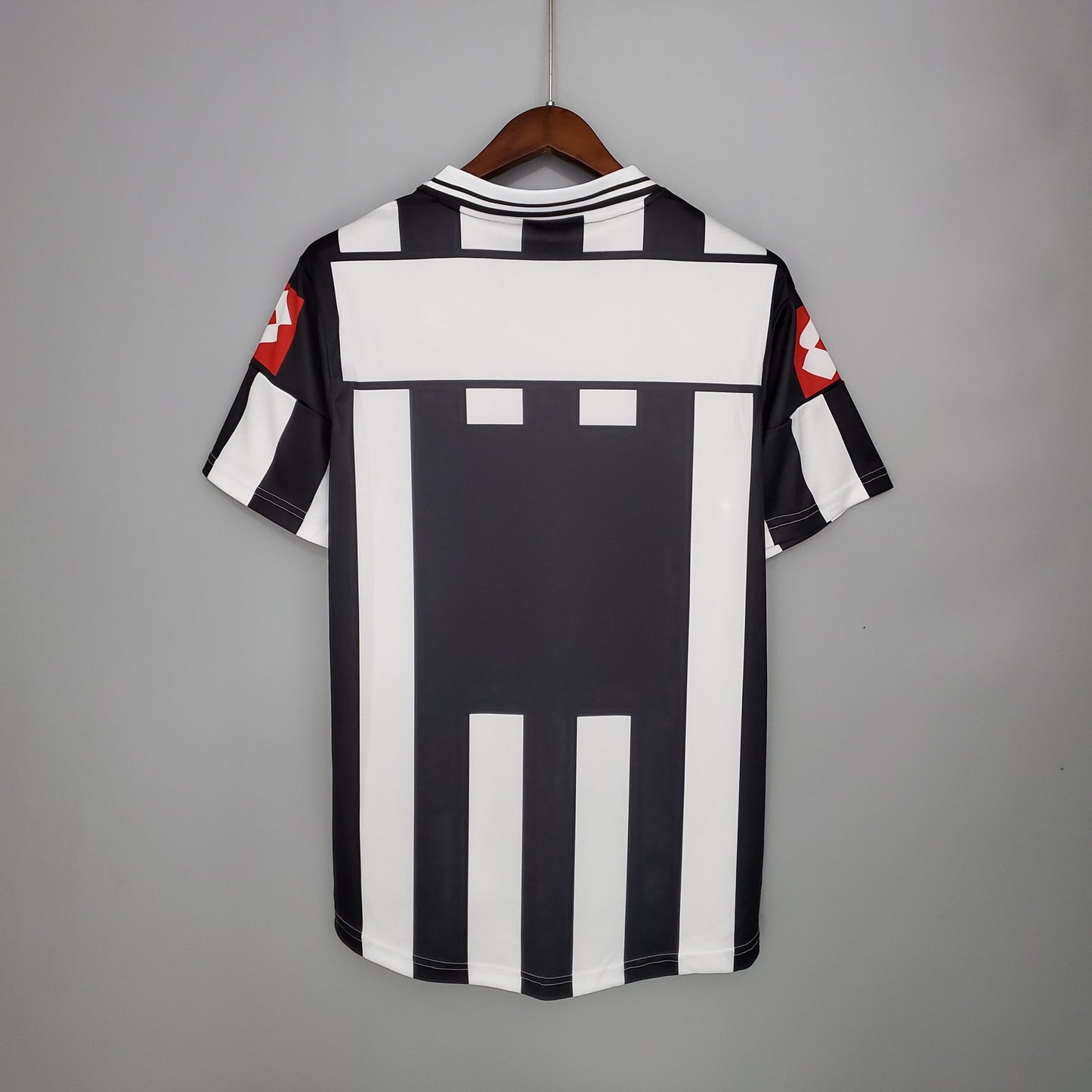 Juventus Retro Version 01/02