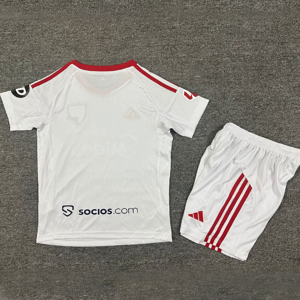 Sevilla 25/26 - Niño