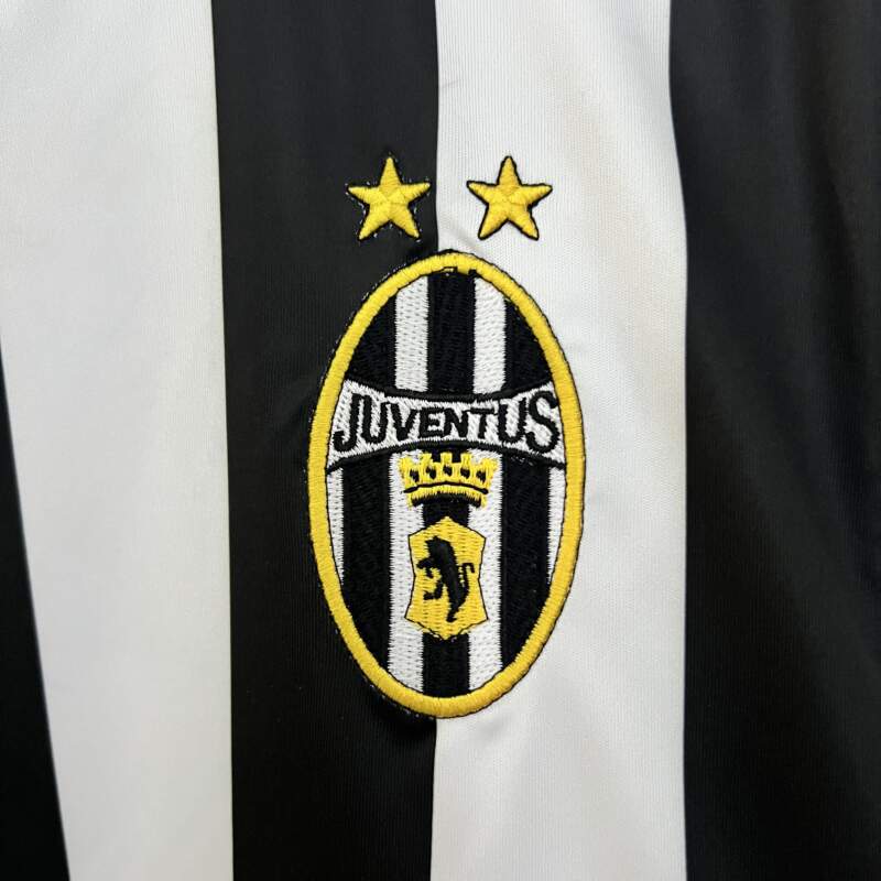 Juventus Retro Version 03/04