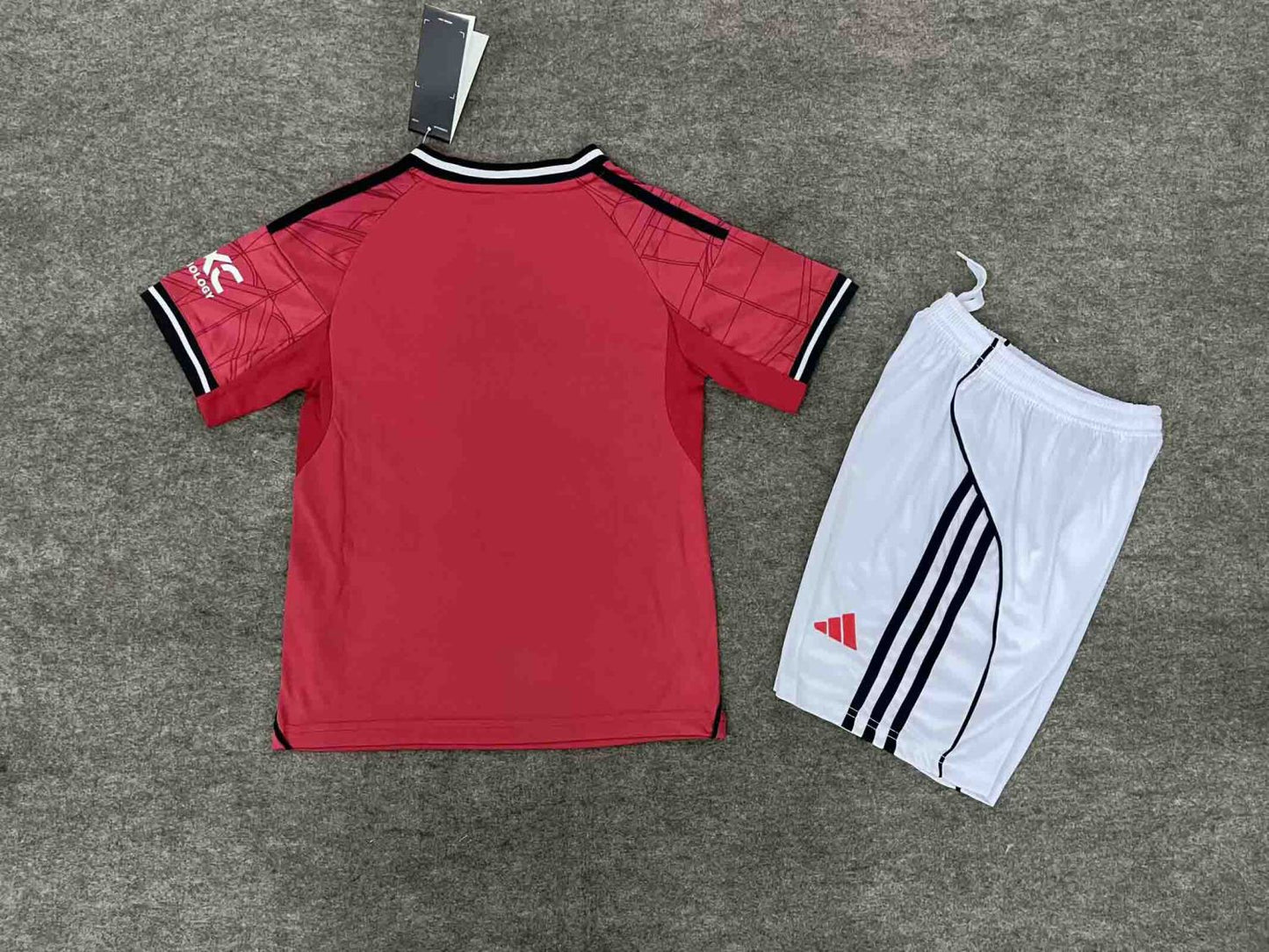 Manchester United 25/26 - Niño