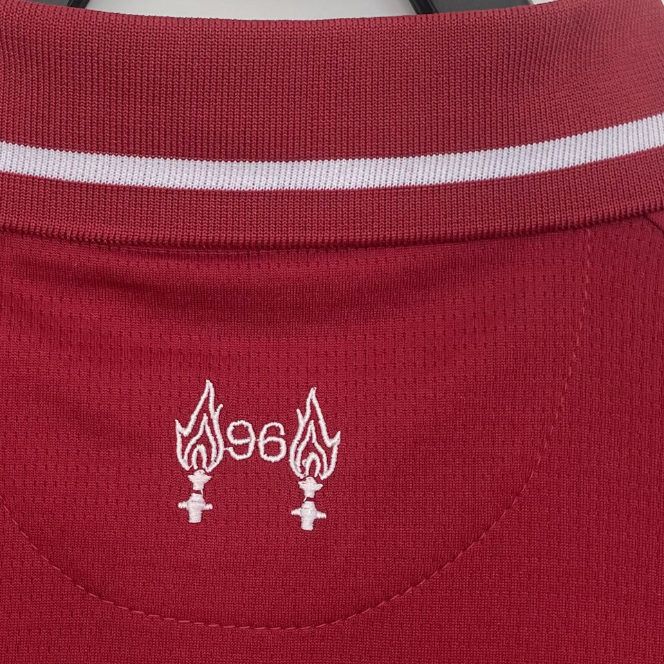 Liverpool Retro Version 18/19