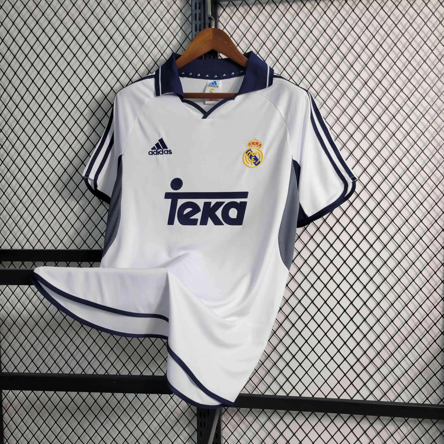Real Madrid Retro Version 2000