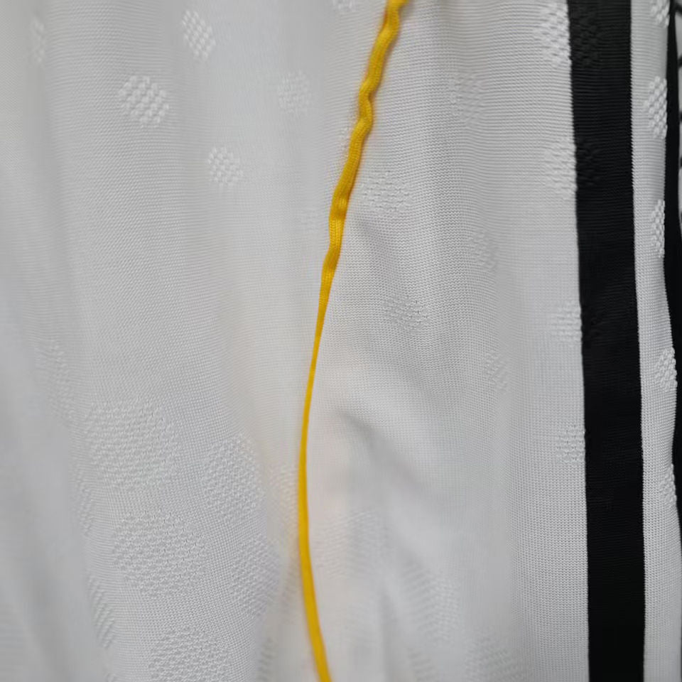 Short Real Madrid Player Version 25/26