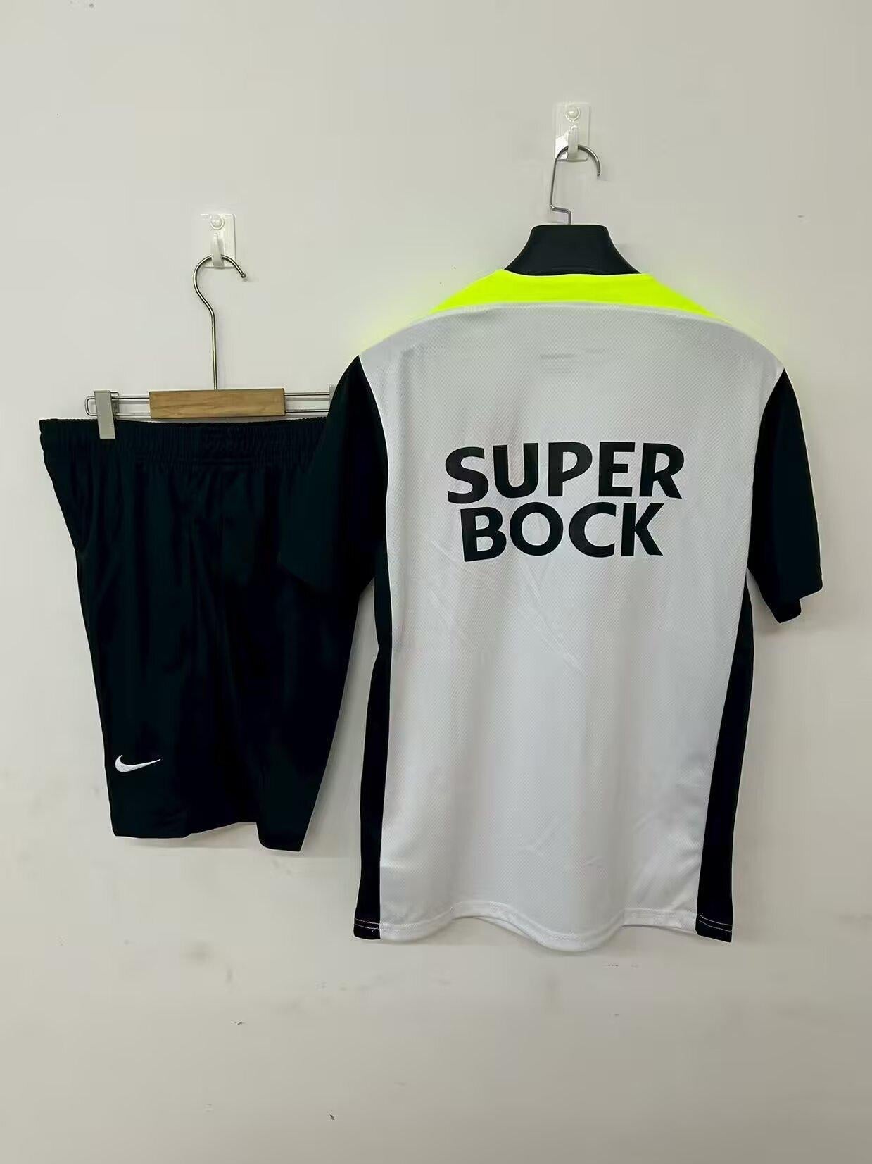 Sporting Lisboa Entrenamiento kit 25