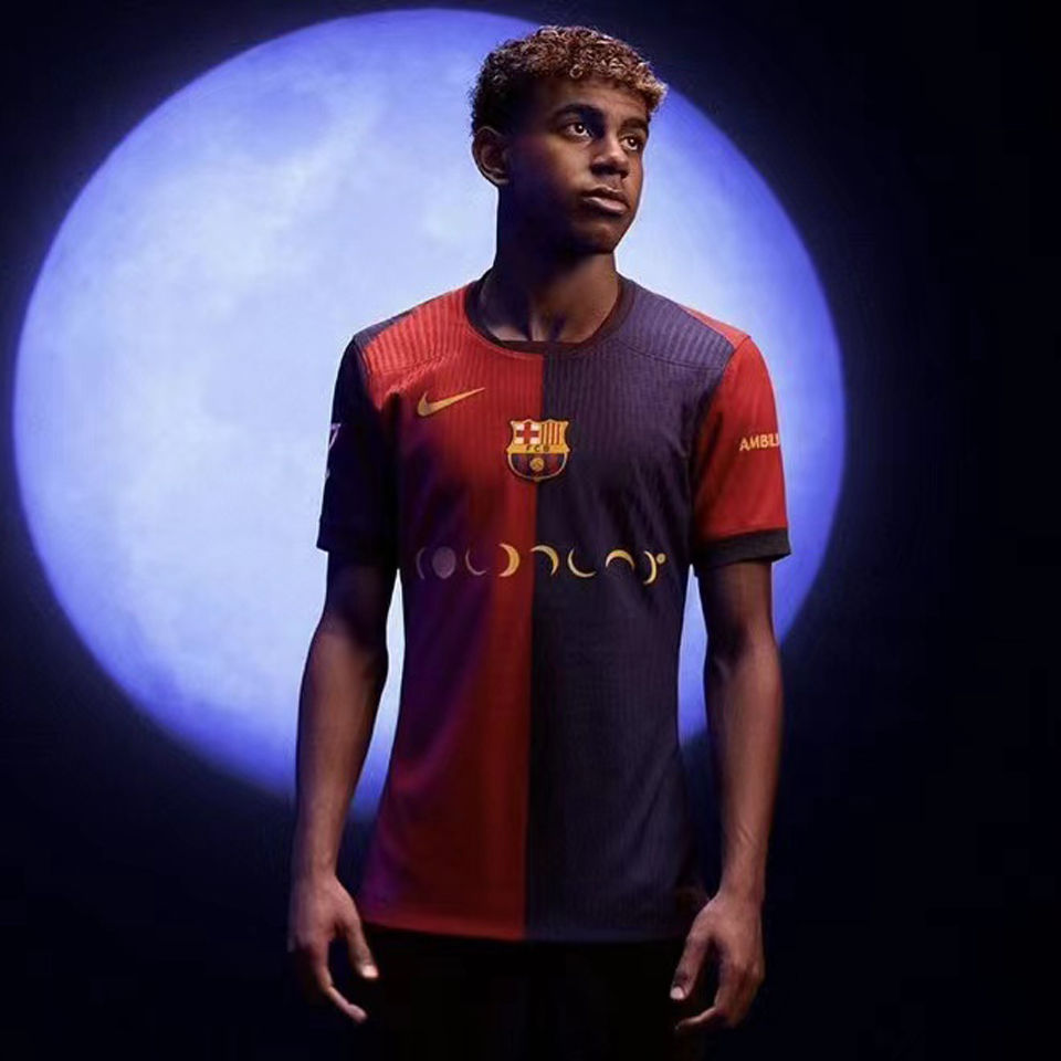 Barcelona Player Version 24/25 Coldplay